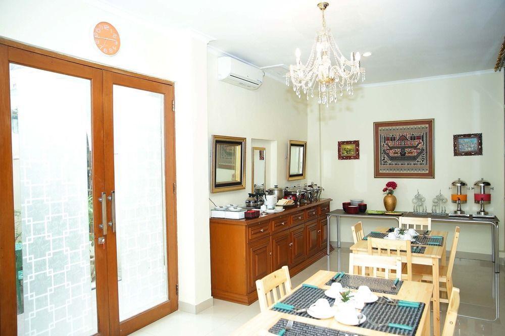Arimbi Pejaten Suites Jakarta Extérieur photo