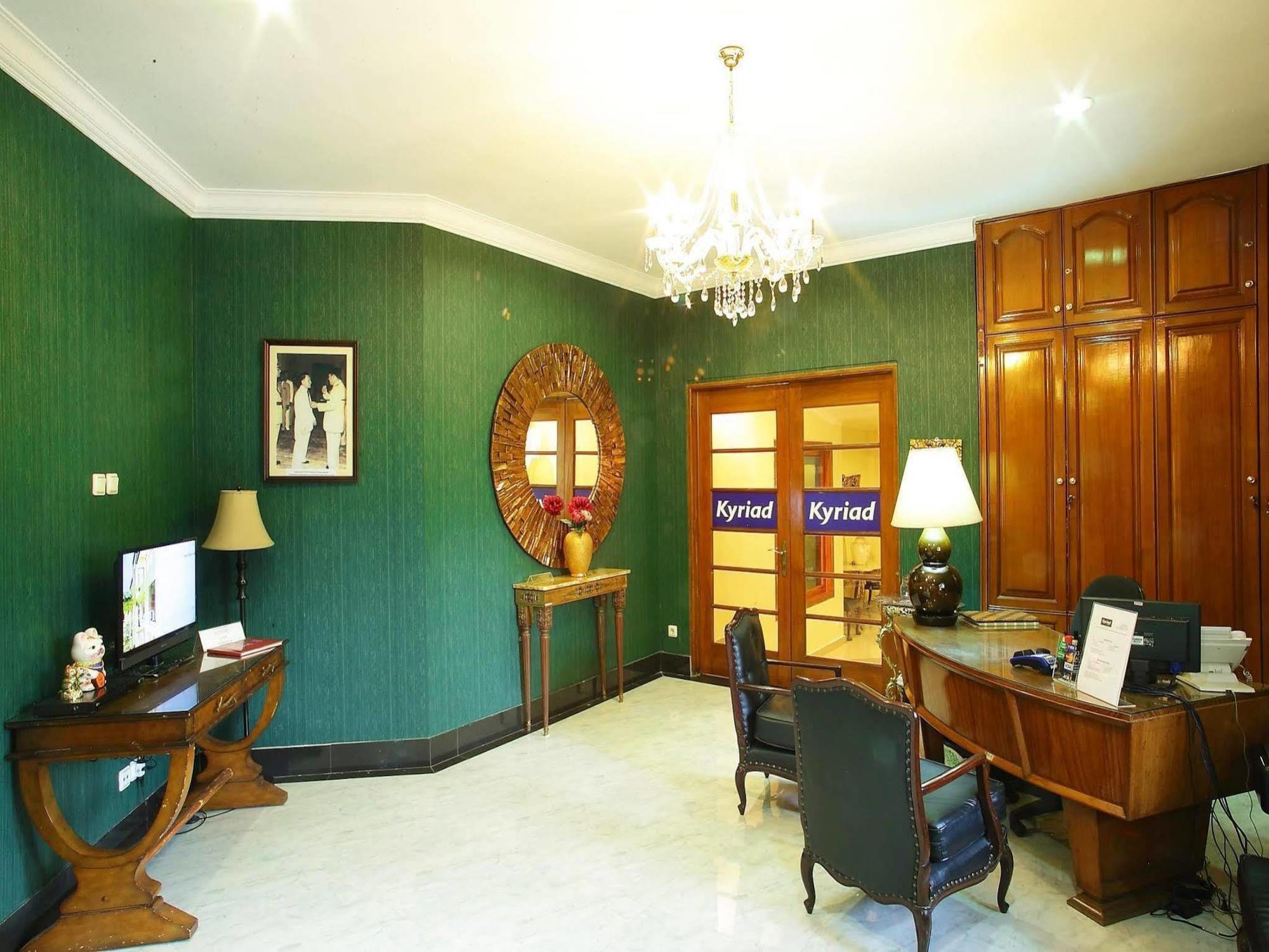 Arimbi Pejaten Suites Jakarta Extérieur photo