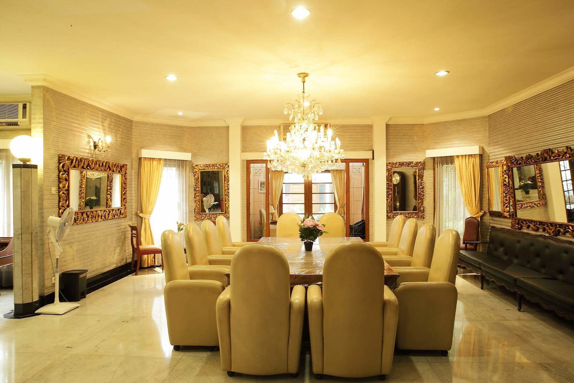 Arimbi Pejaten Suites Jakarta Extérieur photo